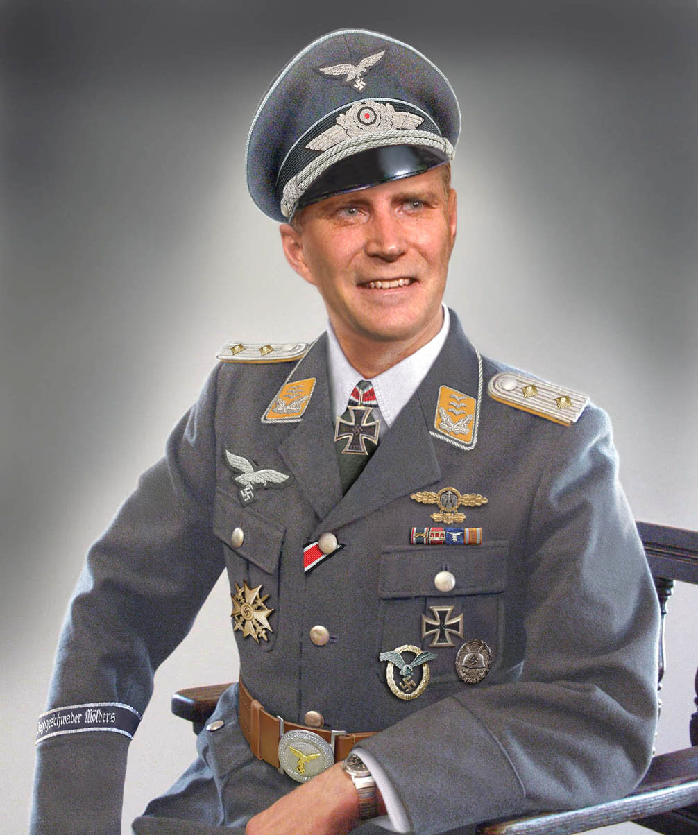 Luftwaffe Officer Uniform 25